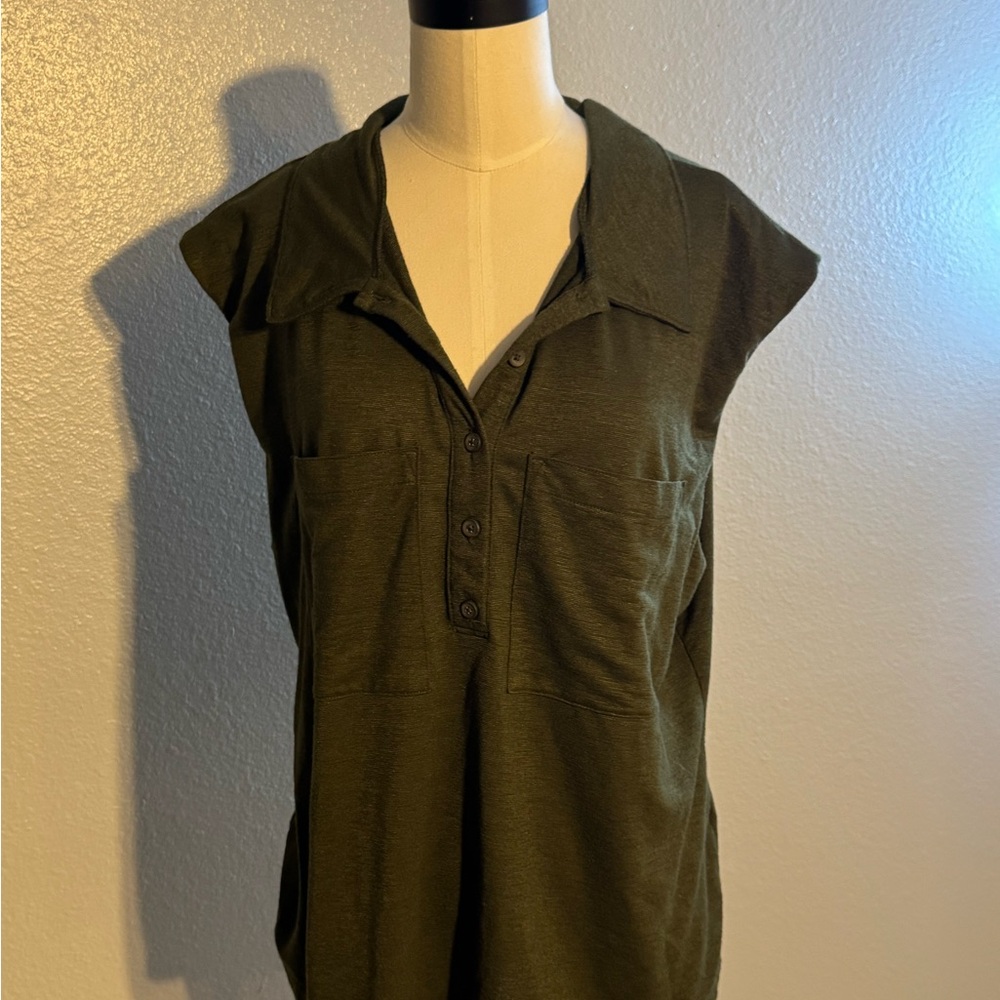 Banana Republic Factory Dark Green Button Down Shirt